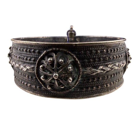 Antique Unknown Womens Silver Tone Metal Hinged Bracelet Intricate Handmade Desi - Picture 2 of 7
